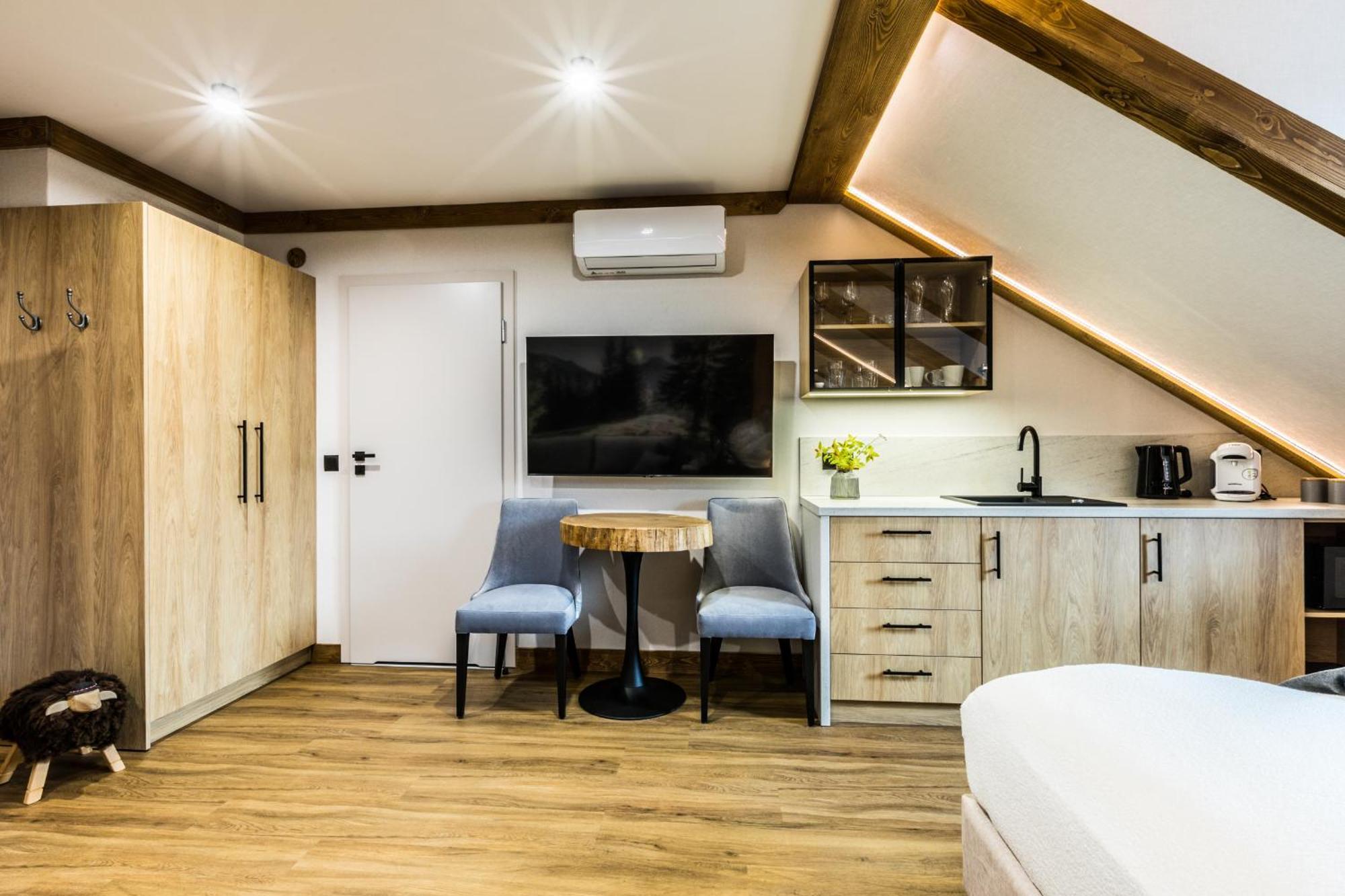 Deluxe Apartment